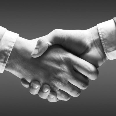 Agence sept24 | Communications marketing - hand shake